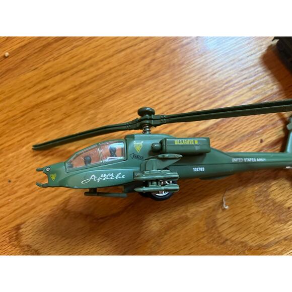 Set of 5 vintage die cast and plastic Army vehicles helicopter tank truck boat - Picture 5 of 8